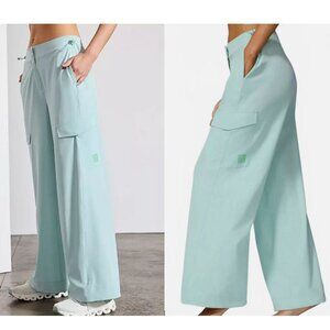 MPG Sport Inspire Cargo Pant, Blue Haze color, Lightweight, Size 8, EUC